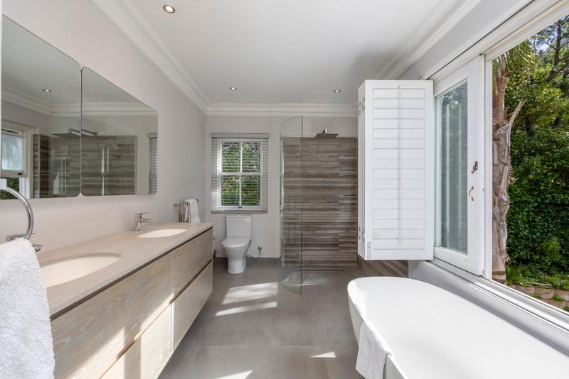 5 Bedroom Property for Sale in Ruyteplaats Western Cape